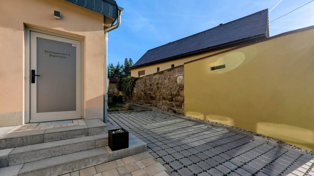 Ferienquartier 3 - Papststein - Parkplatz
